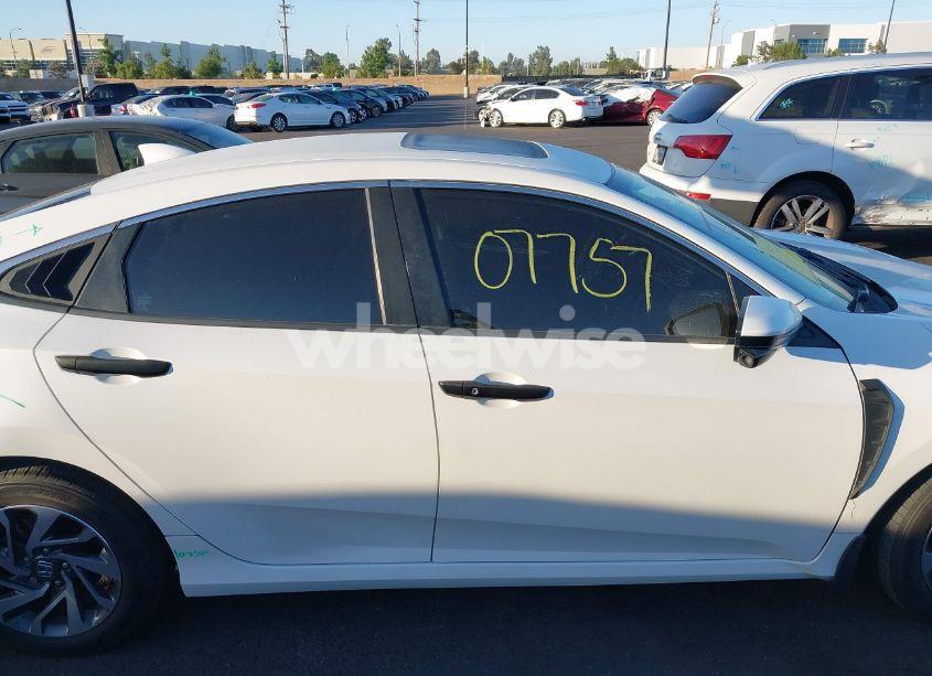 Photo 14 of 2018 Honda Civic EX (VIN 19XFC2F76JE206921)