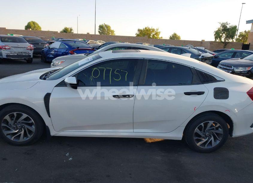 Photo 15 of 2018 Honda Civic EX (VIN 19XFC2F76JE206921)