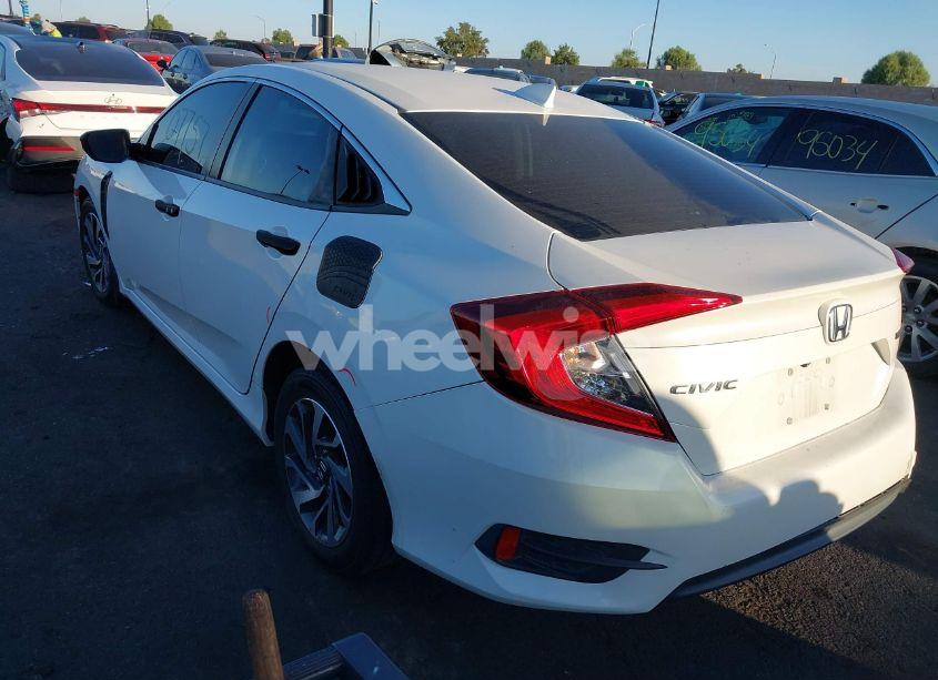 Photo 3 of 2018 Honda Civic EX (VIN 19XFC2F76JE206921)