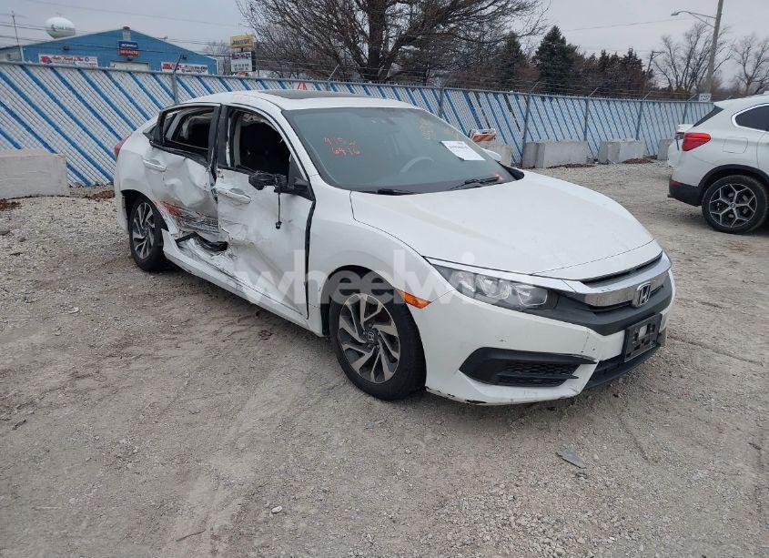 2018 Honda Civic EX (VIN 19XFC2F76JE207843) main photo