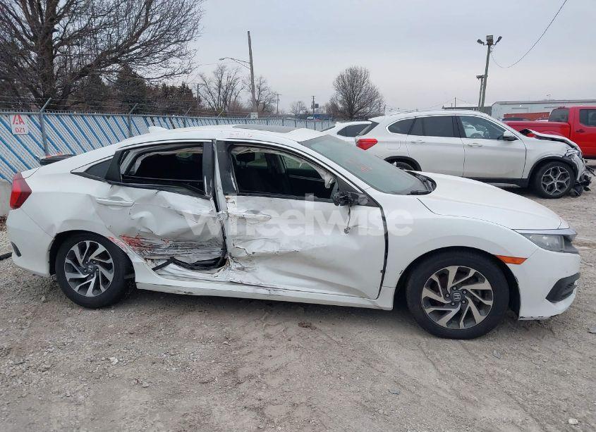 Photo 13 of 2018 Honda Civic EX (VIN 19XFC2F76JE207843)