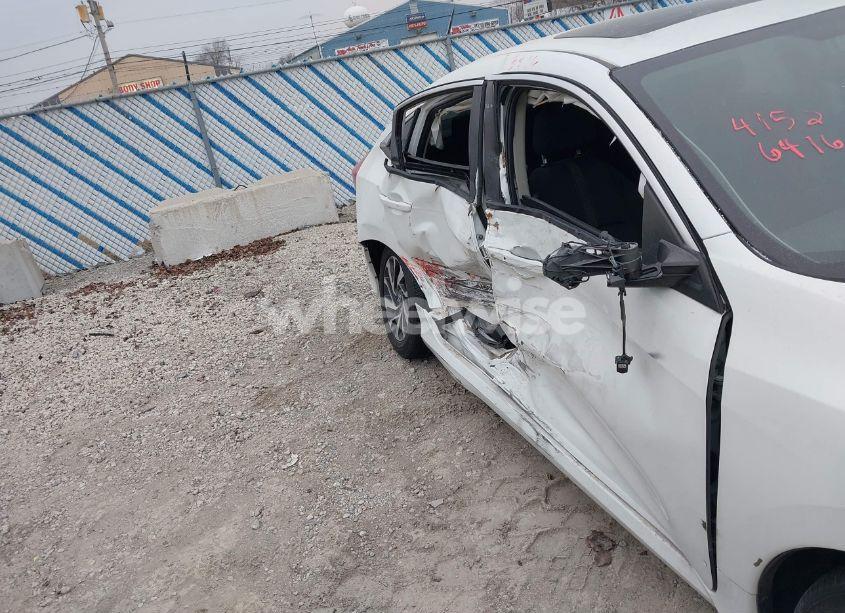 Photo 17 of 2018 Honda Civic EX (VIN 19XFC2F76JE207843)