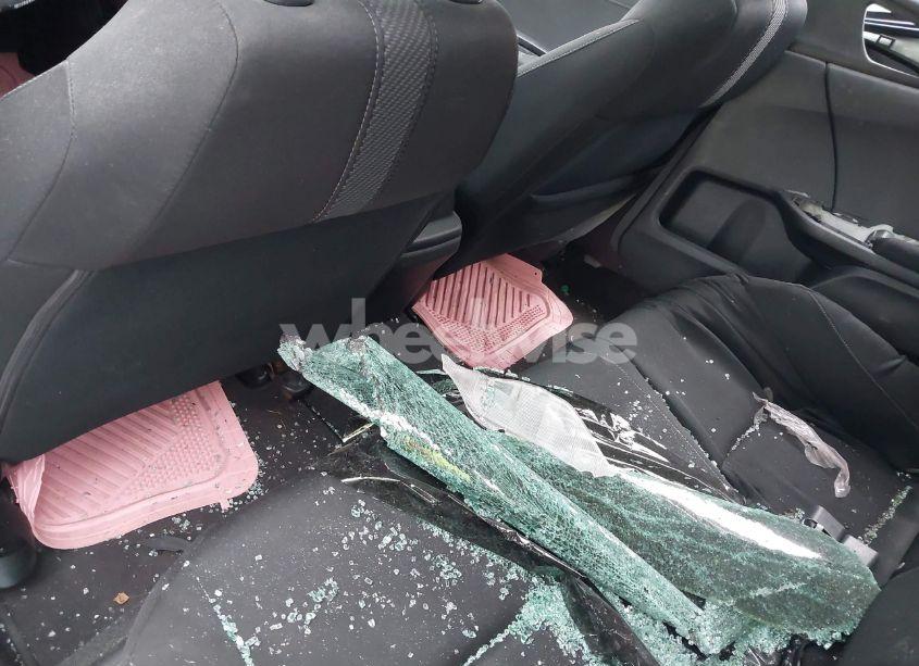 Photo 8 of 2018 Honda Civic EX (VIN 19XFC2F76JE207843)