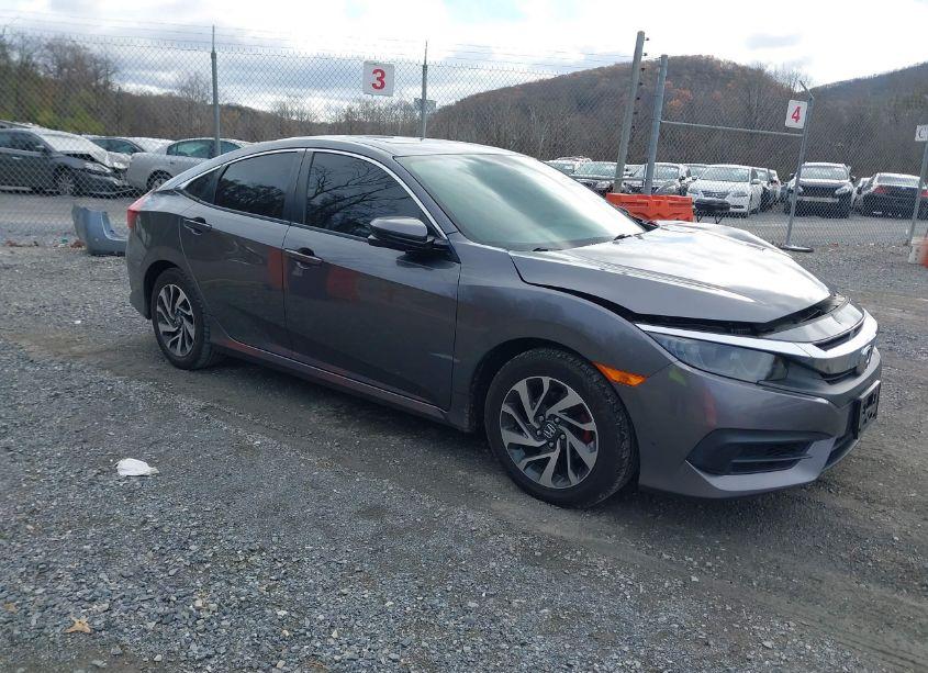 2017 Honda Civic EX (VIN 19XFC2F77HE006088) main photo