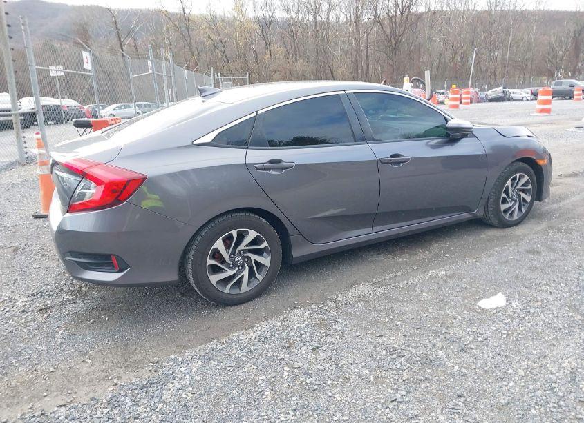 Photo 4 of 2017 Honda Civic EX (VIN 19XFC2F77HE006088)