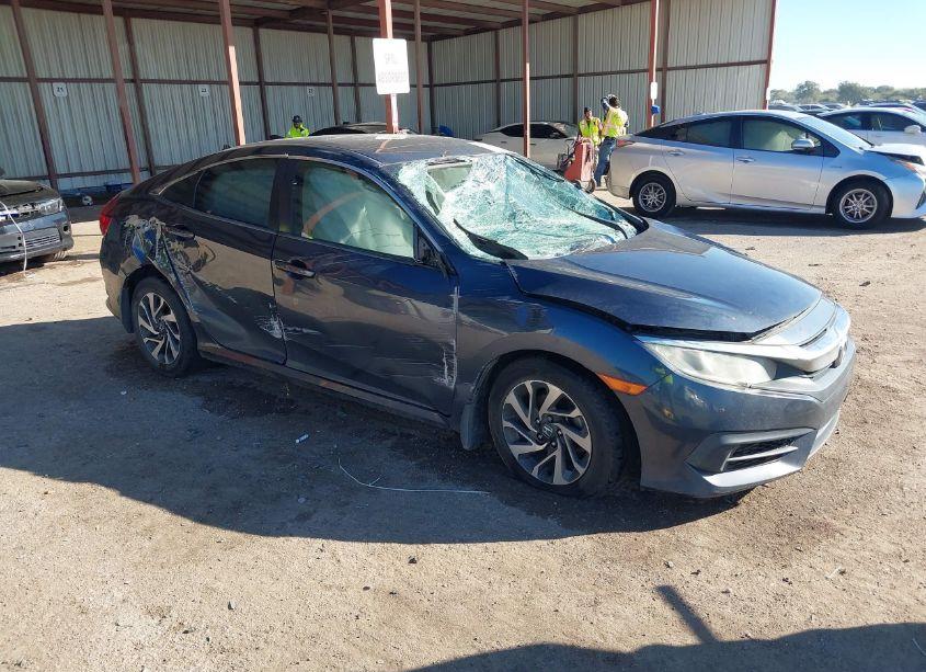 2017 Honda Civic EX (VIN 19XFC2F77HE030326) main photo