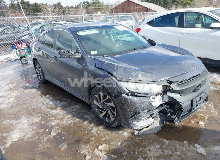 2017 Honda Civic EX (VIN 19XFC2F77HE230915) main photo