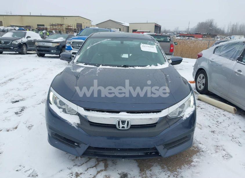 Photo 12 of 2018 Honda Civic EX (VIN 19XFC2F77JE024905)