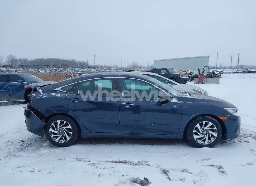 Photo 13 of 2018 Honda Civic EX (VIN 19XFC2F77JE024905)