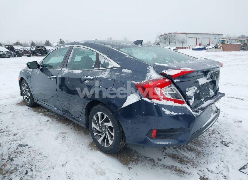 Photo 3 of 2018 Honda Civic EX (VIN 19XFC2F77JE024905)