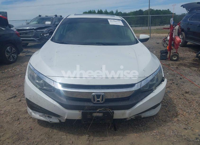 Photo 12 of 2018 Honda Civic EX (VIN 19XFC2F77JE039114)