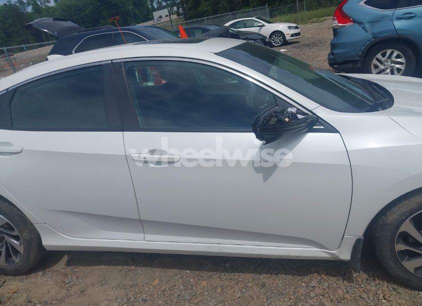 Photo 13 of 2018 Honda Civic EX (VIN 19XFC2F77JE039114)