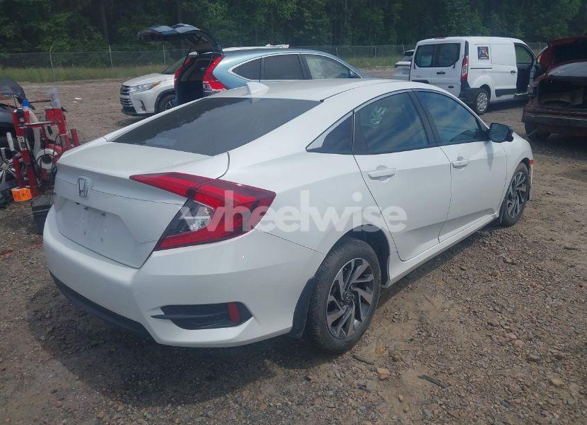 Photo 4 of 2018 Honda Civic EX (VIN 19XFC2F77JE039114)