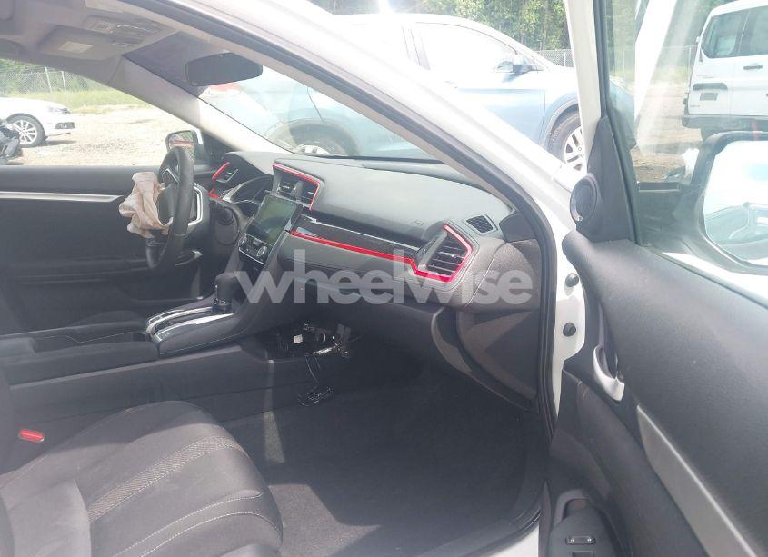 Photo 5 of 2018 Honda Civic EX (VIN 19XFC2F77JE039114)