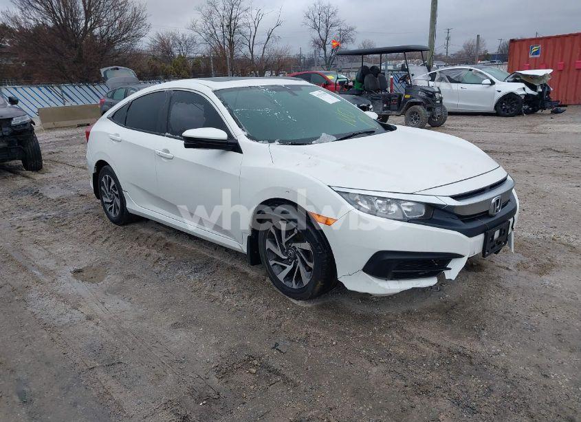 2017 Honda Civic EX (VIN 19XFC2F78HE005905) main photo