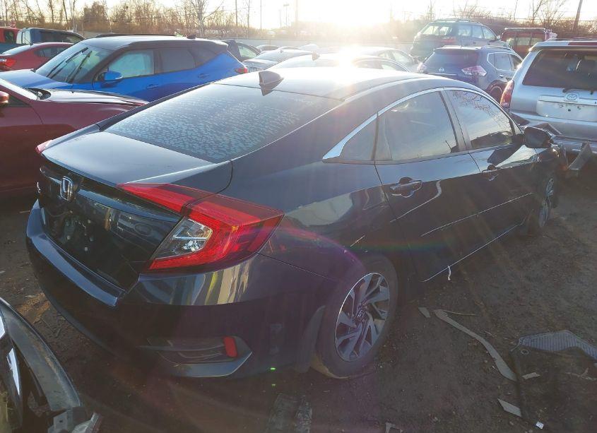 Photo 4 of 2018 Honda Civic EX (VIN 19XFC2F78JE014982)