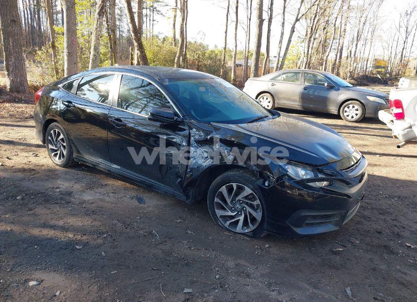 2018 Honda Civic EX (VIN 19XFC2F78JE027439) main photo