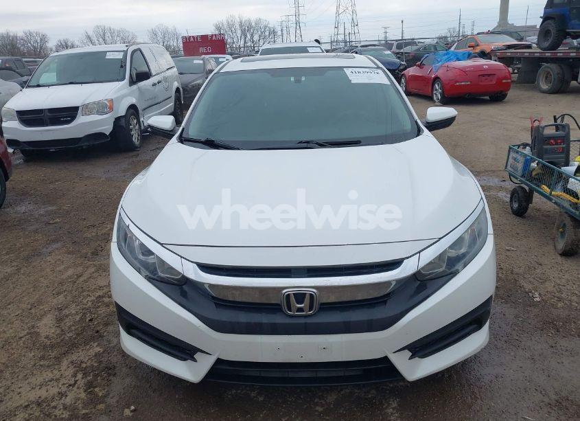 Photo 12 of 2018 Honda Civic EX (VIN 19XFC2F78JE038859)
