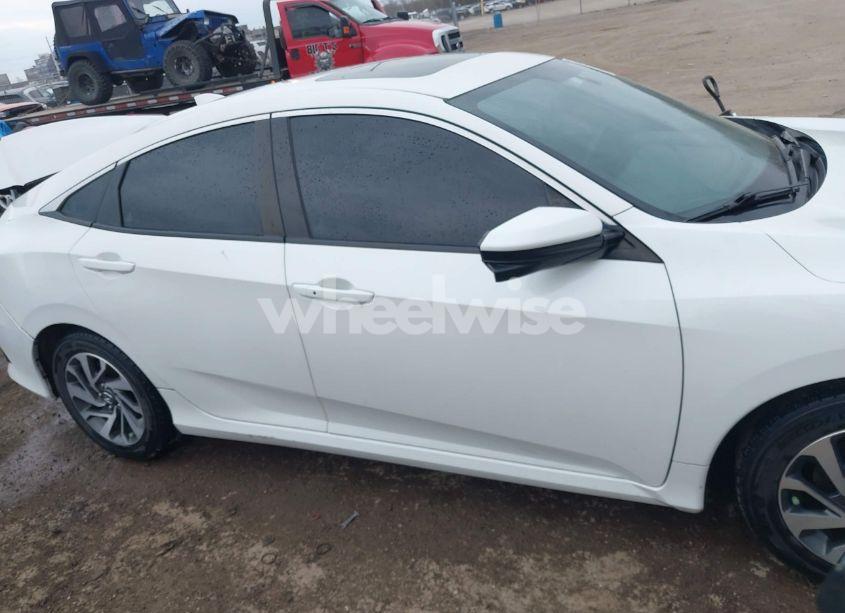 Photo 13 of 2018 Honda Civic EX (VIN 19XFC2F78JE038859)