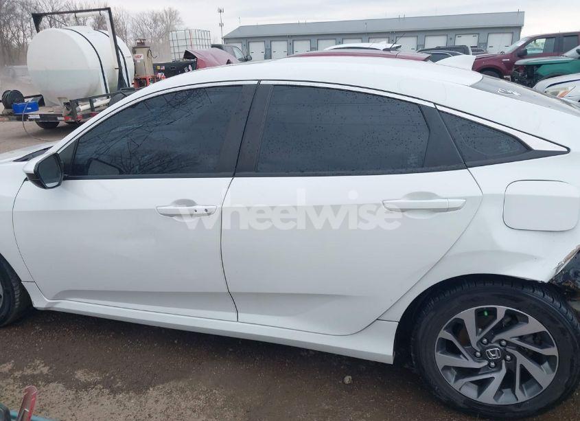 Photo 14 of 2018 Honda Civic EX (VIN 19XFC2F78JE038859)