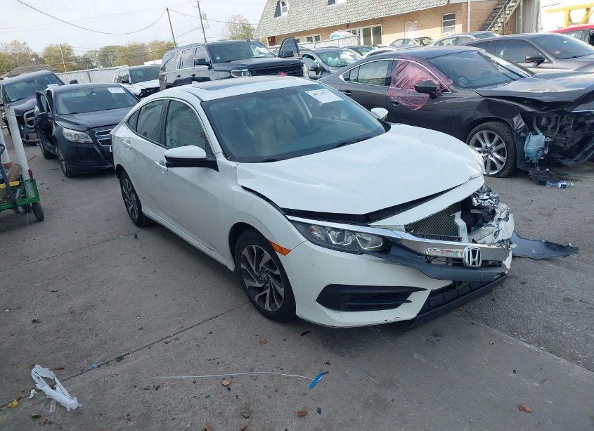 2018 Honda Civic EX (VIN 19XFC2F78JE043317) main photo