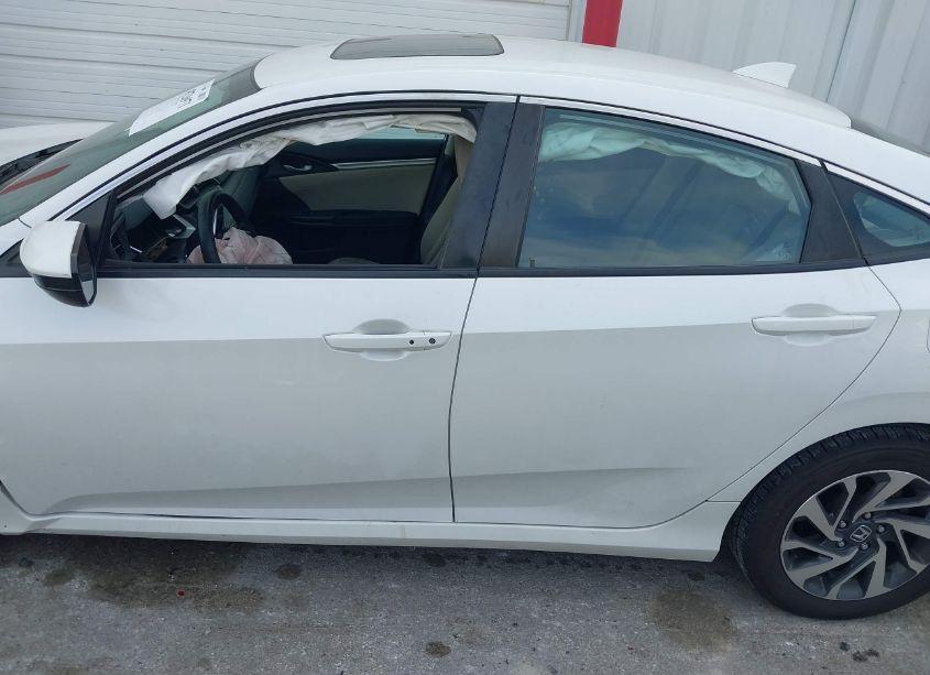 Photo 14 of 2018 Honda Civic EX (VIN 19XFC2F78JE043317)