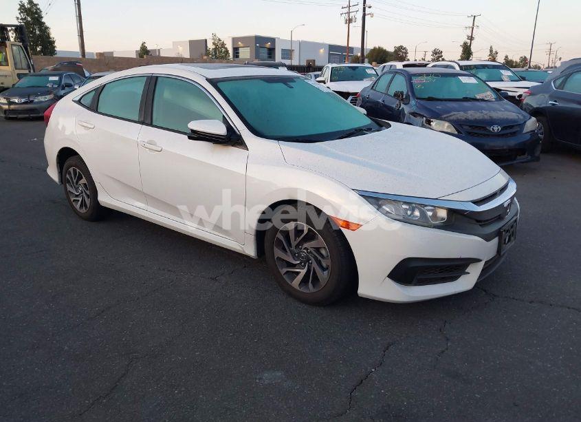 2018 Honda Civic EX (VIN 19XFC2F78JE207570) main photo