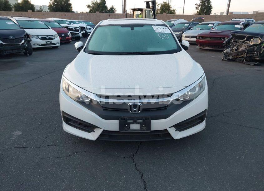 Photo 13 of 2018 Honda Civic EX (VIN 19XFC2F78JE207570)