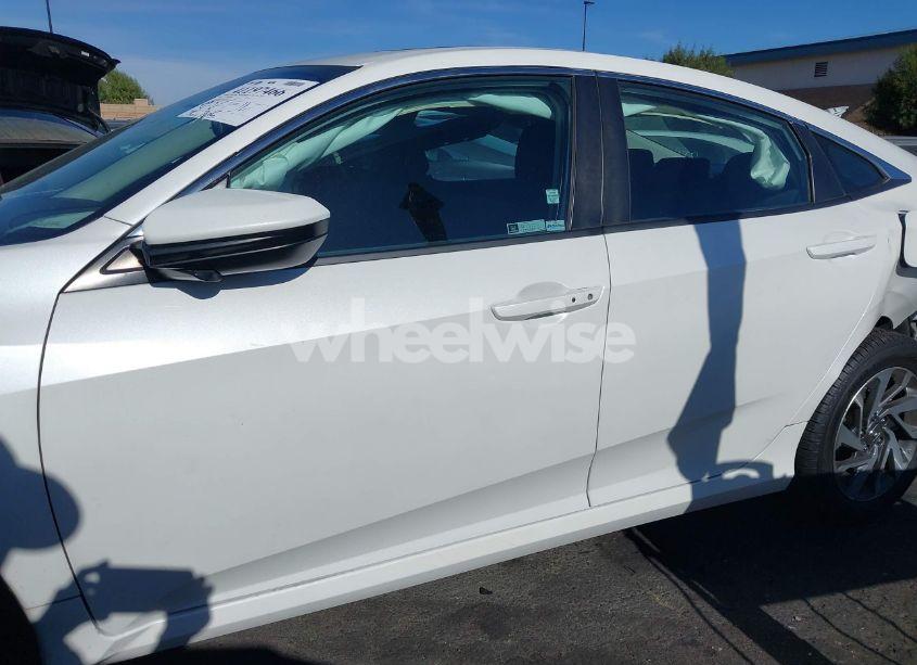 Photo 15 of 2018 Honda Civic EX (VIN 19XFC2F78JE207570)