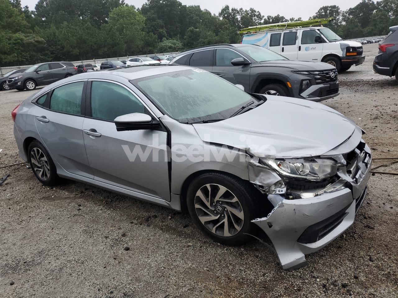 Photo 4 of 2017 HONDA CIVIC EX (VIN 19XFC2F79HE033714)