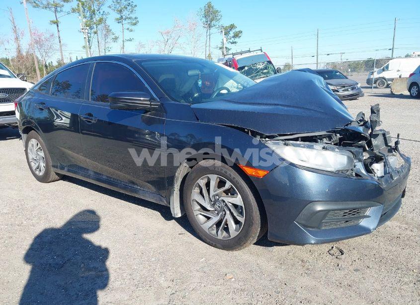 2017 Honda Civic EX (VIN 19XFC2F79HE046575) main photo