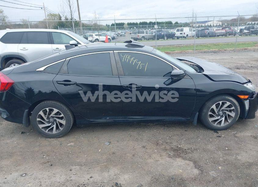 Photo 13 of 2018 Honda Civic EX (VIN 19XFC2F79JE000699)