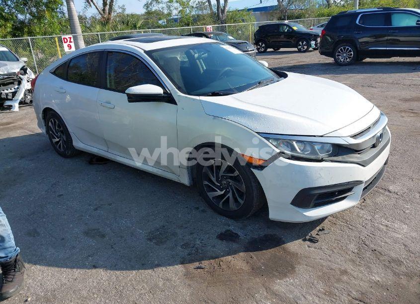 2018 Honda Civic EX (VIN 19XFC2F79JE032472) main photo