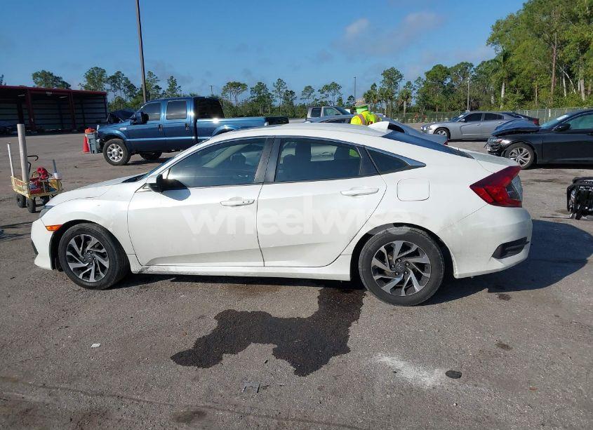 Photo 14 of 2018 Honda Civic EX (VIN 19XFC2F79JE032472)