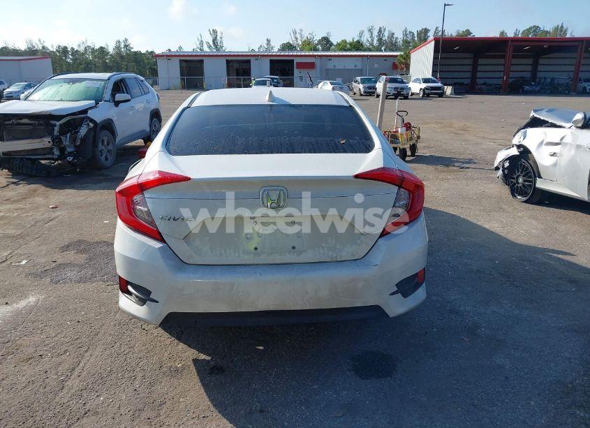 Photo 16 of 2018 Honda Civic EX (VIN 19XFC2F79JE032472)