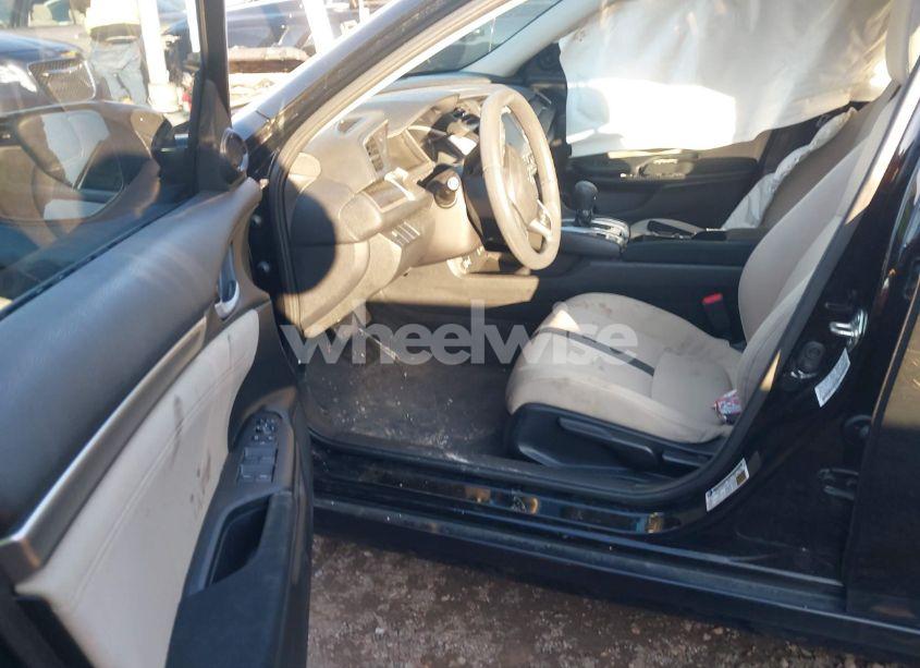Photo 5 of 2017 Honda Civic EX (VIN 19XFC2F7XHE003394)