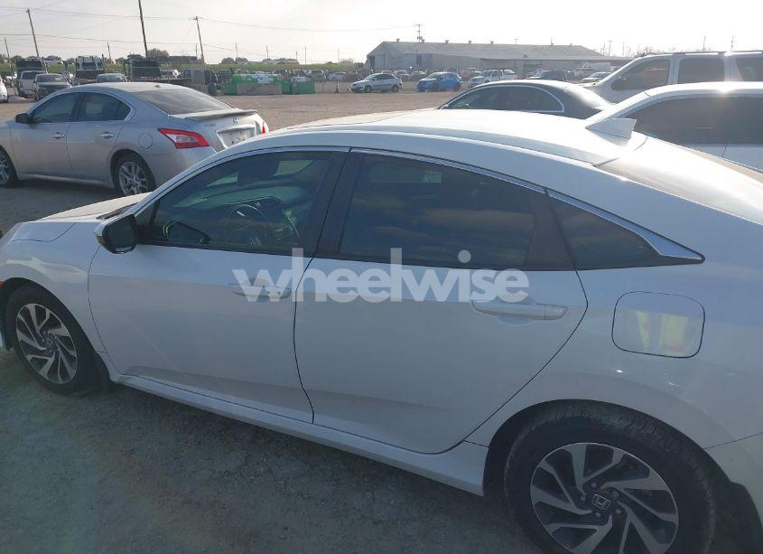 Photo 14 of 2017 Honda Civic EX (VIN 19XFC2F7XHE026206)