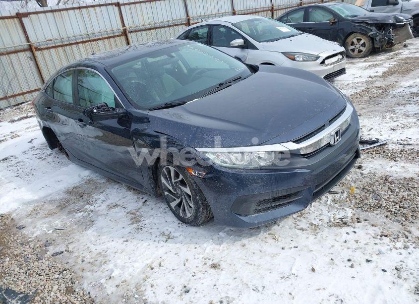 2017 Honda Civic EX (VIN 19XFC2F7XHE042129) main photo