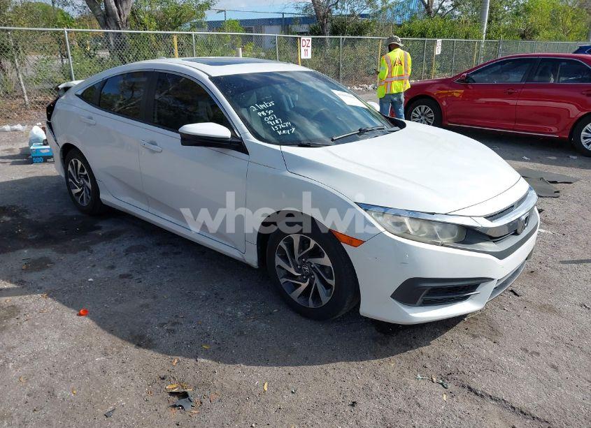 2017 Honda Civic EX (VIN 19XFC2F7XHE059187) main photo