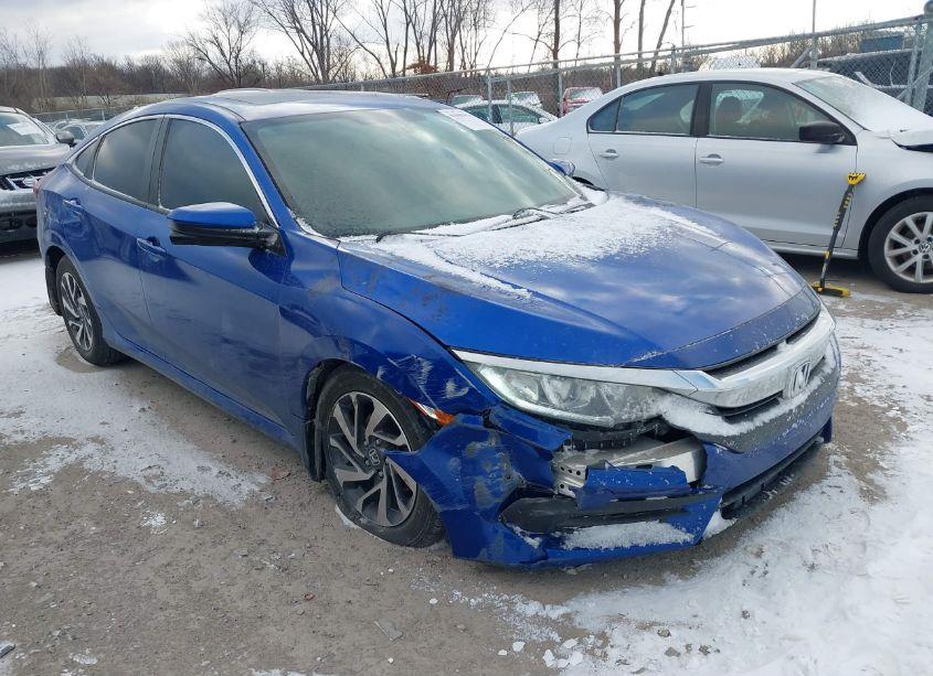 2017 Honda Civic EX (VIN 19XFC2F7XHE076734) main photo