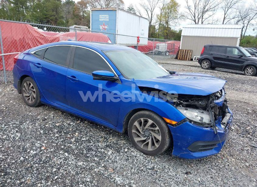 2018 Honda Civic EX (VIN 19XFC2F7XJE026552) main photo