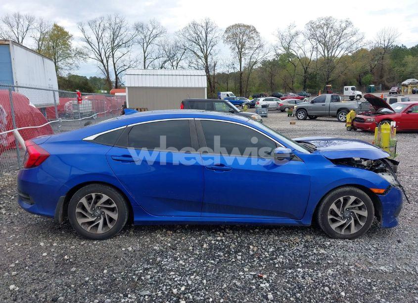 Photo 13 of 2018 Honda Civic EX (VIN 19XFC2F7XJE026552)