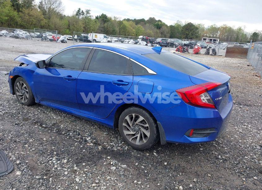Photo 3 of 2018 Honda Civic EX (VIN 19XFC2F7XJE026552)