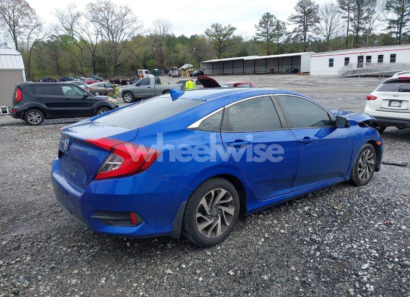 Photo 4 of 2018 Honda Civic EX (VIN 19XFC2F7XJE026552)