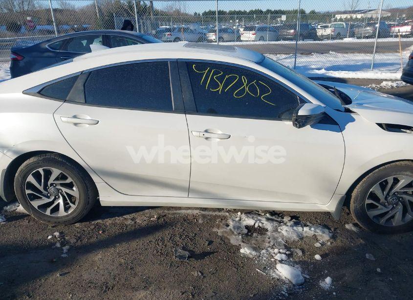 Photo 13 of 2018 Honda Civic EX (VIN 19XFC2F7XJE035431)