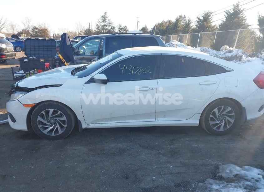 Photo 14 of 2018 Honda Civic EX (VIN 19XFC2F7XJE035431)