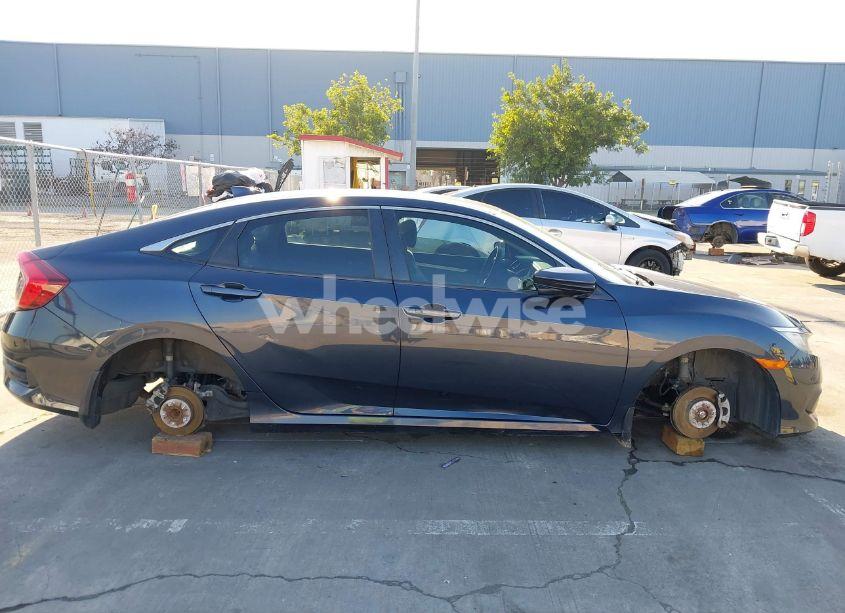 Photo 13 of 2018 Honda Civic EX (VIN 19XFC2F7XJE040533)