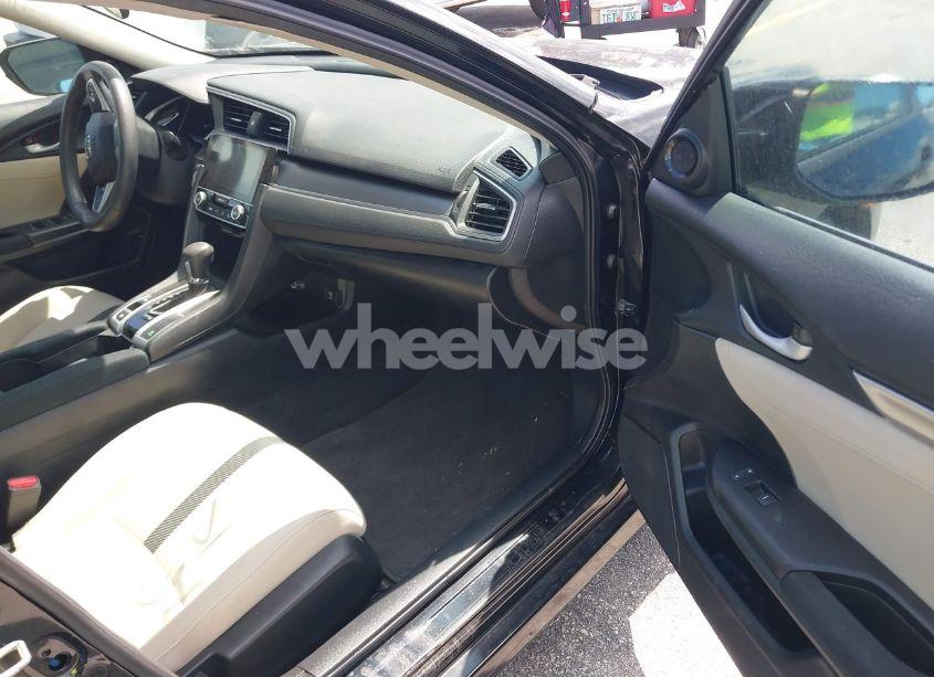 Photo 5 of 2018 Honda Civic EX (VIN 19XFC2F80JE004441)