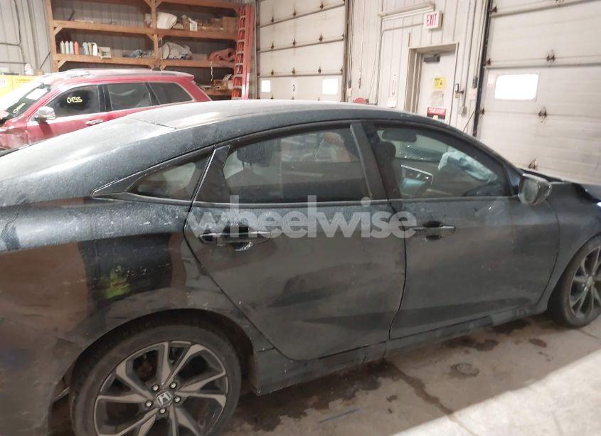 Photo 13 of 2019 Honda Civic SPORT (VIN 19XFC2F80KE002688)