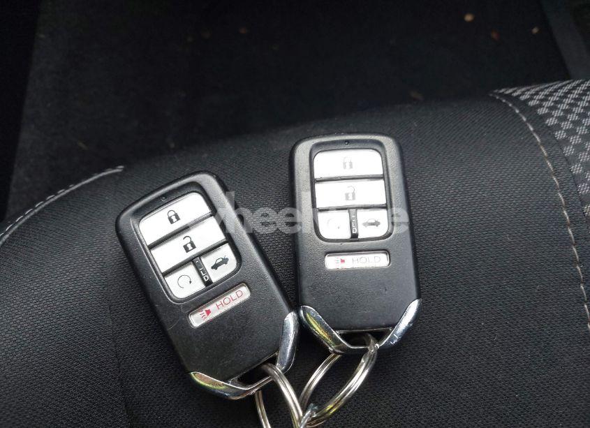 Photo 11 of 2019 Honda Civic SPORT (VIN 19XFC2F80KE002870)